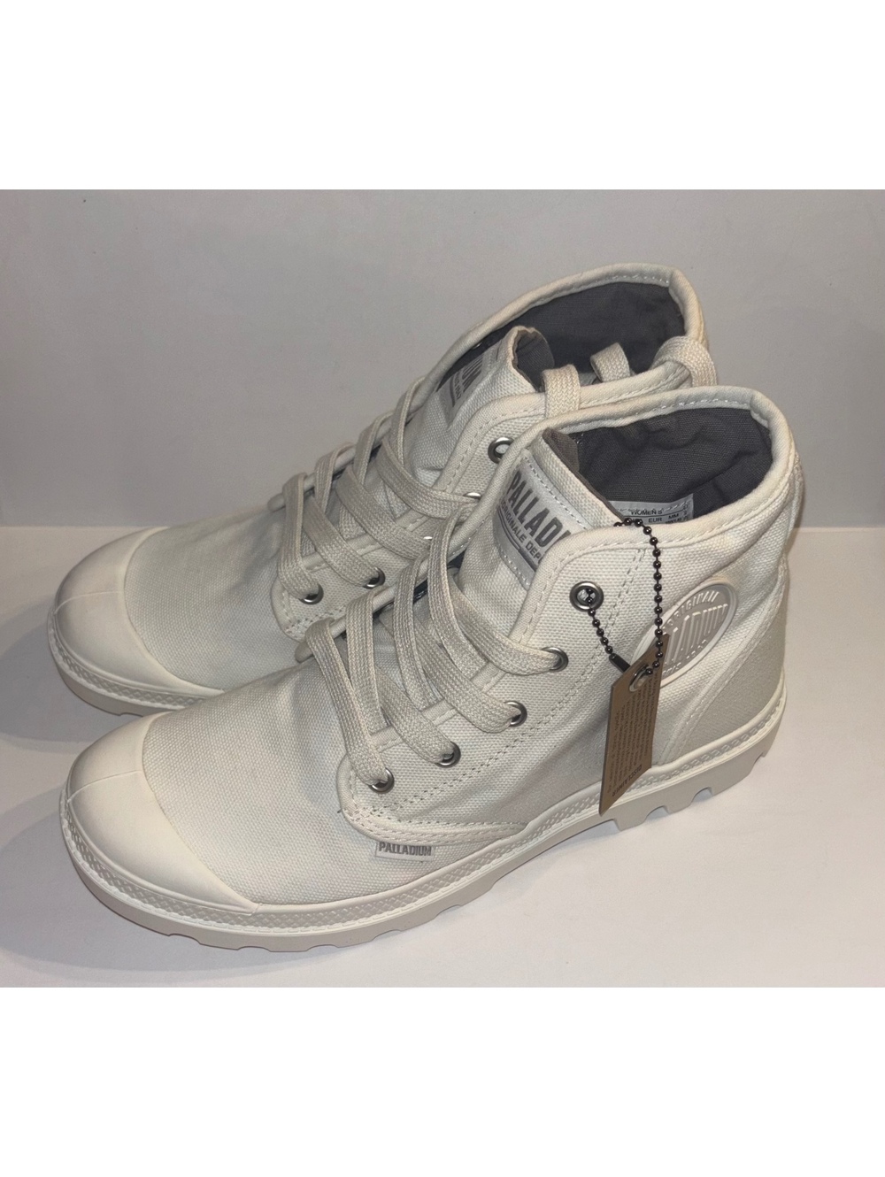 Palladium Pampa Hi Women 8 Star White Canvas Combat Boots NIB 92352
